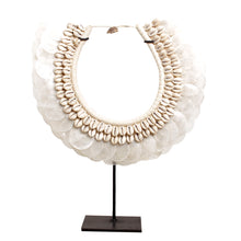 Afbeelding in Gallery-weergave laden, J36 Shell Necklace
