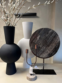 Ornament op voet 35x10x51,5 cm  donker bruin travertin