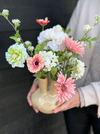 Toetervaas M gevuld met zijdenbloemen