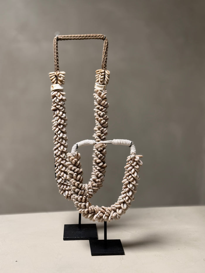 Schelpen ketting op standaard M