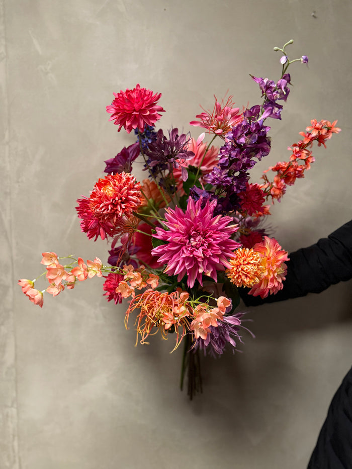 Zijdenboeket Character in Bloom