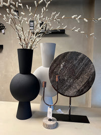 Ornament op voet 35x10x51,5 cm  donker bruin travertin