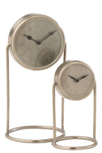 Afbeelding in Gallery-weergave laden, Clock Retro Iron Silver Large

