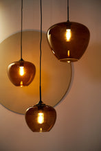 Afbeelding in Gallery-weergave laden, Hanging lamp 23x18 cm MAYSON glass brown+black
