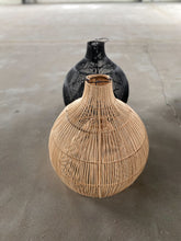 Afbeelding in Gallery-weergave laden, The Lobster Stair Pendant Lamp - Black
