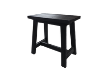 Afbeelding in Gallery-weergave laden, Decoratieve kruk Lawas - 50x27x46 - Zwart - teak
