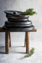 Afbeelding in Gallery-weergave laden, The Burned Deep Plate - Black - M

