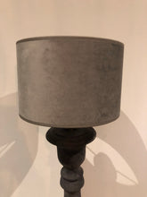 Afbeelding in Gallery-weergave laden, Cilinder kap 20cm velvet Taupe
