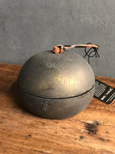 Afbeelding in Gallery-weergave laden, Ball with top leather black/gold
