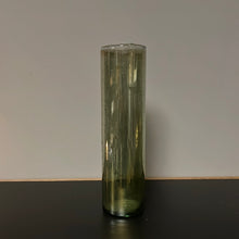 Afbeelding in Gallery-weergave laden, Cilinder Vase green smoke L
