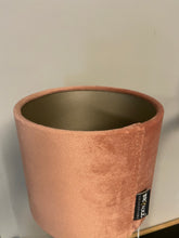 Afbeelding in Gallery-weergave laden, Cilinderkap Brynxz soft pink 15cm
