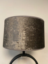 Afbeelding in Gallery-weergave laden, Cilinderkap croco grey 25cm
