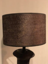 Afbeelding in Gallery-weergave laden, Cilinder kap 20cm Brown velvet
