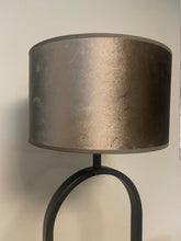 Afbeelding in Gallery-weergave laden, Cilinderkap velvet taupe
