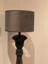 Afbeelding in Gallery-weergave laden, Cilinder kap 20cm velvet Taupe
