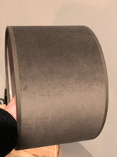 Afbeelding in Gallery-weergave laden, Cilinder kap 20cm velvet Taupe
