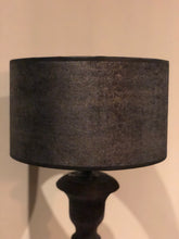 Afbeelding in Gallery-weergave laden, Cilinder kap 25cm black /gold velvet 2063

